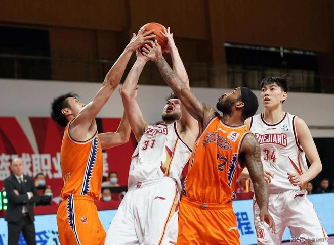 尤尔曼德：瓜帅说想轮换11人？他们阵容厚实，几乎没有伤员（尤尔曼德：瓜迪奥拉称想全换11人？他们阵容深厚，基本无人伤缺）