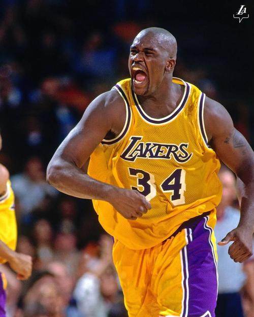 王博谈新援：桑普森&塔克和队友化学反应不错，还有融入空间（王博评新援：桑普森、塔克与队友默契不错 仍有磨合空间）