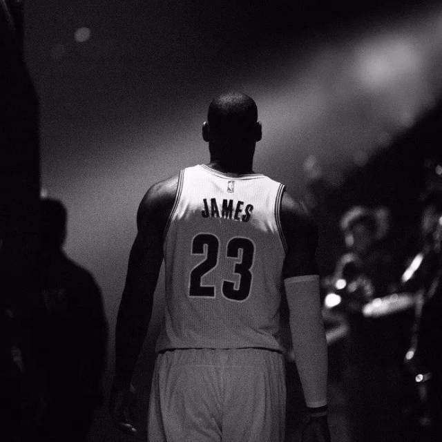 诺伊尔：上半场你能看到谁是更强的队伍；下半场比赛完全不同（诺伊尔：上半场高下立见，下半场完全是另一回事）