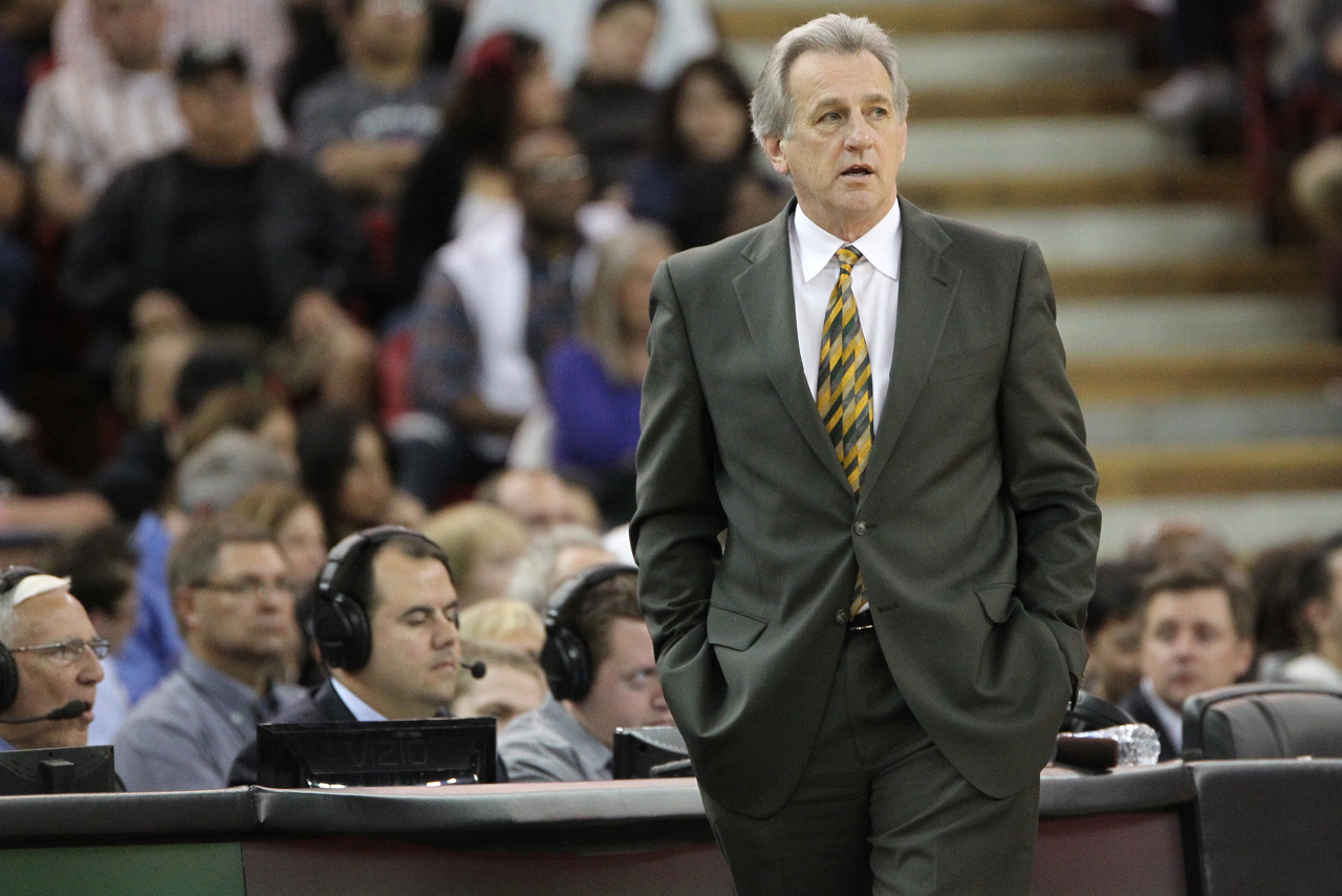 中超转会市场：广州队签下新前锋,（中超转会动态：广州队完成新前锋引援）