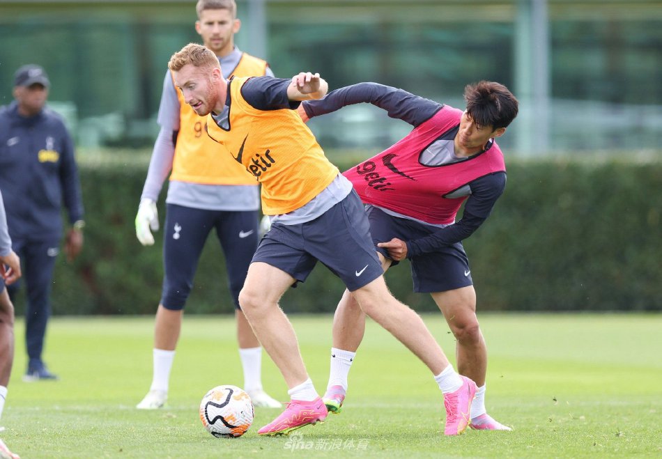 36球，劳塔罗超越克雷斯波独占阿根廷队史射手榜第四位（劳塔罗斩获第36球，超越克雷斯波位列阿根廷队史射手榜第4）