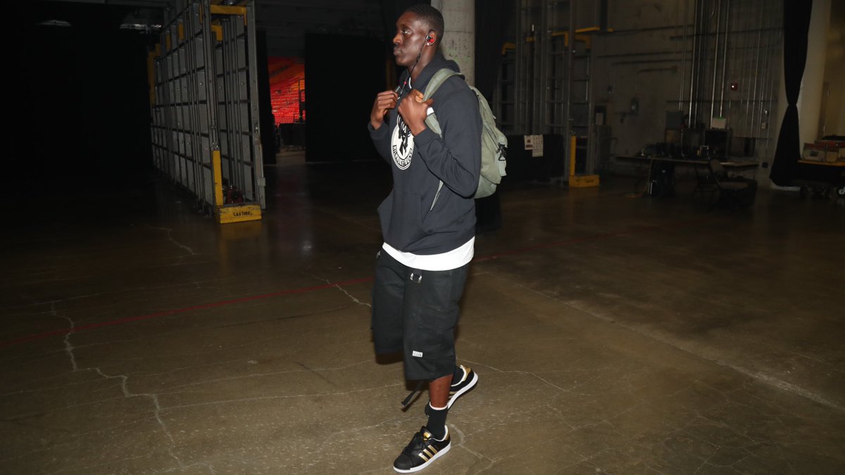 祝福，顾春含、邢琦等六名45岁的裁判员本赛季结束后挂哨（致敬：顾春含、邢琦等六位45岁裁判本赛季后告别执法）