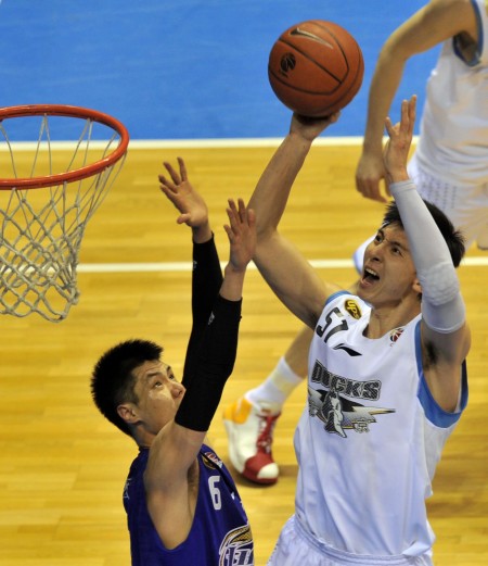 成都蓉城：中超外战的绝对标兵，细节与精神的完美结合（成都蓉城：中超外战领跑者，细节与精神双轮驱动）