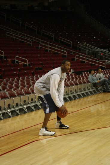 中超黑马酝酿重磅引援，锁定本土强力铁腰，海港同意放人，三赢之举（中超黑马酝酿大手笔引援，锁定本土硬核后腰，海港同意放行，三方共赢）